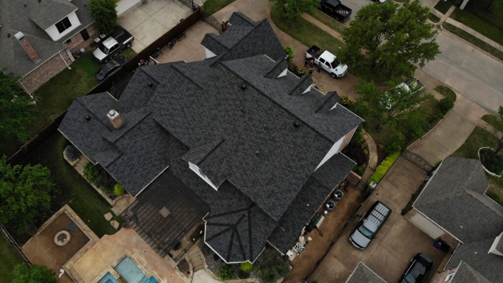 Roofing contractor in Flower Mound, Texas
